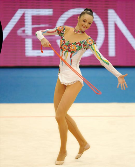 一際大きな歓声を浴びたウクライナのアンナ・ベッソノワ(個人総合3位)