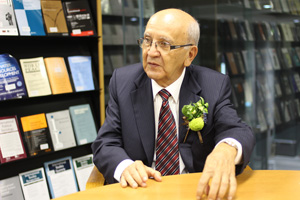 Dr. Rodrigo Gámez-Lobo
