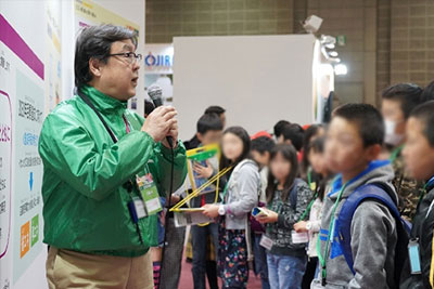 イオンの従業員による「脱炭素社会の実現」取り組みを紹介
